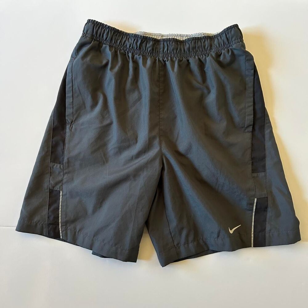 Nike Men's Black and Grey Shorts